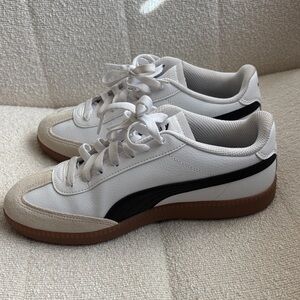 Puma White and Gray Athletic Shoes